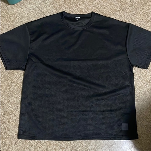 Solid Black Crew Neck Short Sleeve Tee - Picture 1 of 3